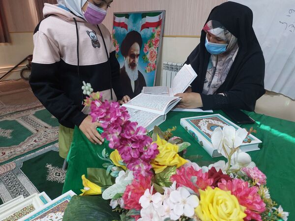 برگزاری مسابقات قرآن عترت و نماز در مدرسه شاهد حضرت معصومه (س)