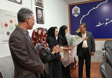 پریزاد نیرومند؛ رتبه یک کنکور سراسری گروه علوم انسانی