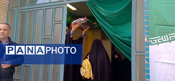 حضور دانش‌آموزان دختر شهرستان کوهپایه در چهل و سومین دوره مسابقات قرآن، عترت و نماز در مرحله قطب شرق اصفهان 