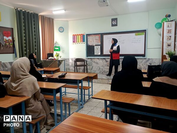 کلاس های آموزش خود امدادی و بهداشت دهان و دندان 