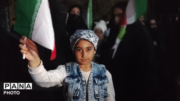 هم‌نواییِ قلب‌ها در مسیرِ ظهور؛ فریاد «یا مهدی» در راهپیماییِ بصیرت