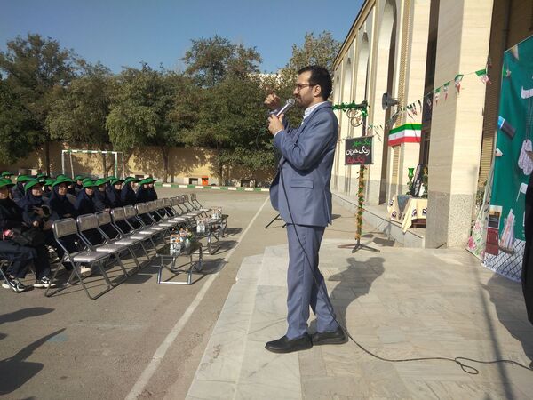 نواخته شدن زنگ مهر،زنگ خیرین و زنگ ایثار  در دبیرستان حسین ملایی