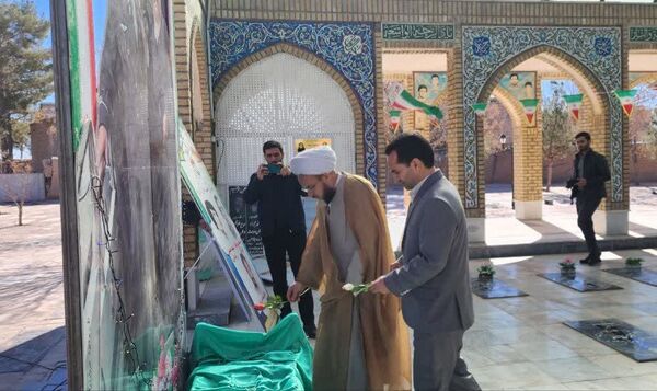 گلباران گلزار شهدای خلیل‌آباد در دهه فجر
