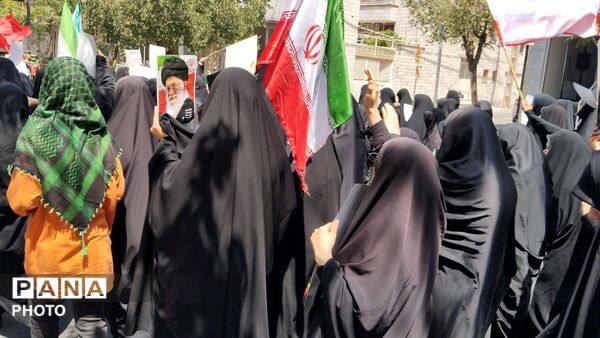 مراسم تشییع نمادین رهبر شهید انقلاب در دلیجان 