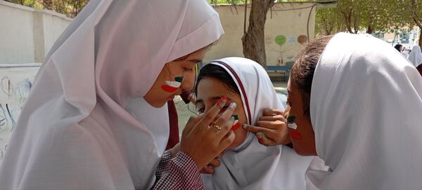 جشن روز جهانی کودک در مدرسه مولوی فین 