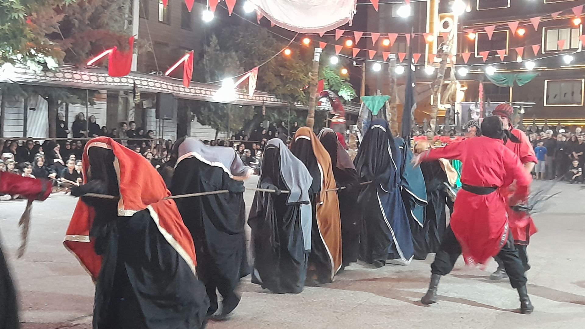 شبی پرالتهاب؛ روایت مظلومیت کاروان امام حسین (ع)
