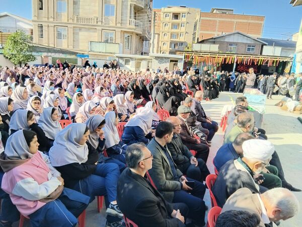 دبیرستان نجم میزبان پیکر یک شهید گمنام شد
