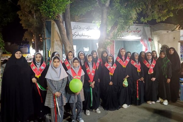 نقش‌آفرینی پیشتازان دبستان بنیاد ۱۵ خرداد در موکب سازمان دانش‌آموزی ابرکوه