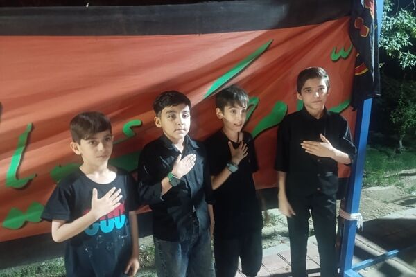 حضور پرشور دهه نودی ها در مراسم عزاداری سید الشهدا