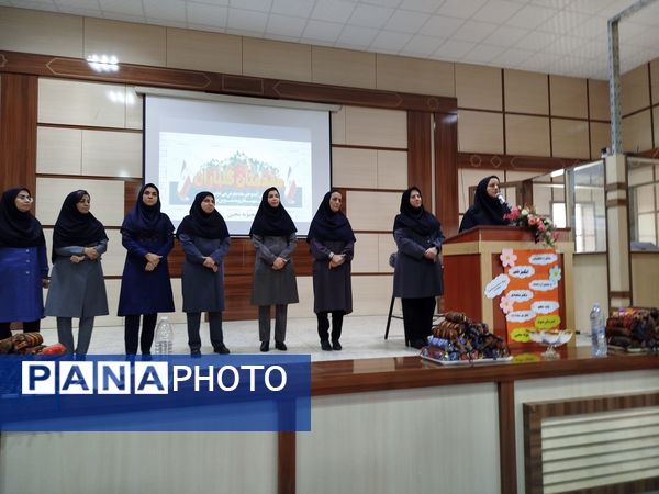 مراسم آغاز سال تحصیلی جدید ویژه دانش‌آموزان ورودی دهم در دبیرستان نمونه محبی نیشابور