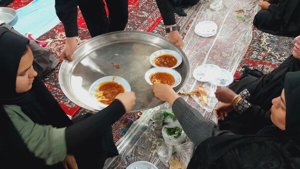 افطاری به مناسبت شب قدر در مسجد چهارده معصوم الغدیر 
