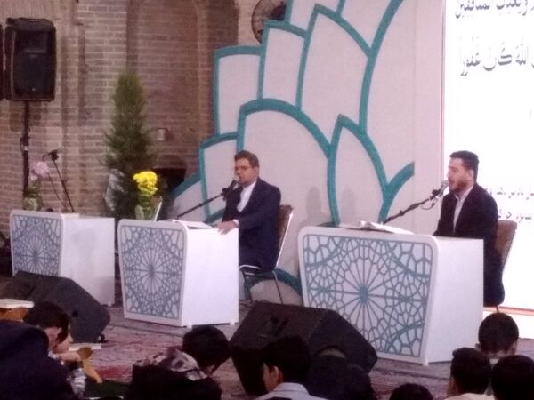 بزرگترین محفل دانش‌آموزی انس با قرآن در شهر یزد 