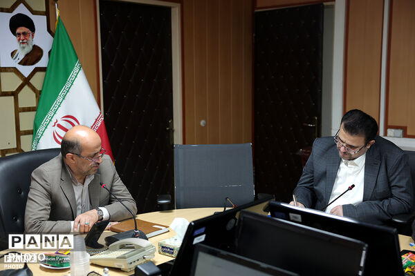 جلسه هماهنگی و هم افزایی بین دبیرخانه کمیسیون تخصصی توسعه آموزش عمومی قرآن کشور و معاونت آموزش متوسطه