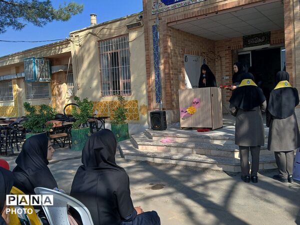 جشن جوانه ها در دبیرستان نمونه اندیشه 