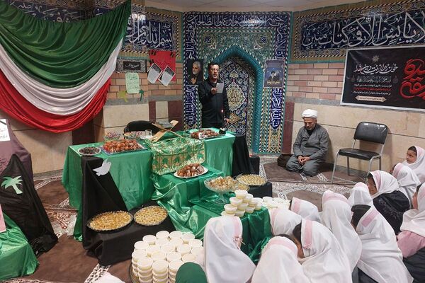 مدارس شهرستان فیروزکوه میزبان محافل انس با قرآن در هفته قرآن، عترت و نماز
