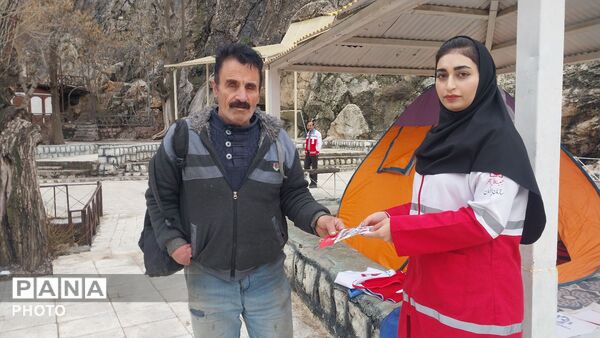 برپایی ایستگاه سلامت و فضای دوستدار کودک در فارسان