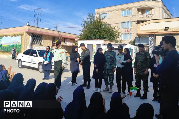 آیین گرامیداشت هفته نیروی انتظامی در دبیرستان الزهرا