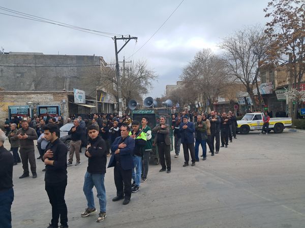 مراسم دسته روی و سینه زنی مردم آشخانه به مناسبت شهادت امام علی (ع)