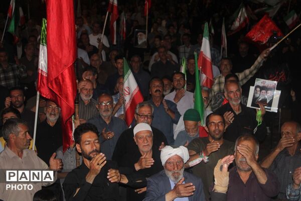 شبِ اشک و عرفان در حسینیه امام خمینی