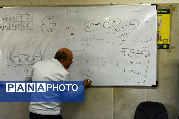 کارگاه آموزشی آشنایی با سیستم موتور و سوخت‌رسانی خودرو در بهارستان 2