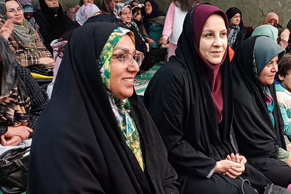 حضور دانش‌آموزان و کارکنان دبستان ستایش و صابران یک در جشن میلاد حضرت عباس (ع)
