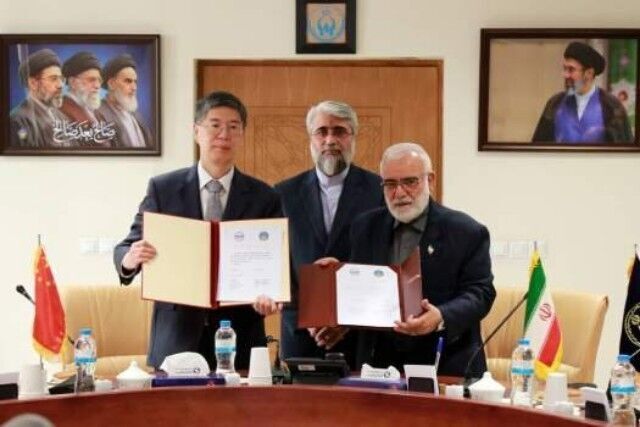 کمک‌های مالی دولت چین برای بازسازی واحدهای مسکونی تخریب شده در جنگ تحویل کمیته امداد شد