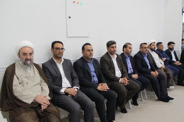دیدار دانش‌آموزان دوره شهید علم‌الهدی با نماینده ولی فقیه در خوزستان