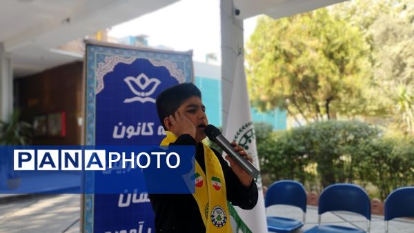 برپایی موکب دانش‌آموزان پیشتاز در منطقه ۱۰ در سالروز شهادت حضرت زهرا (س)