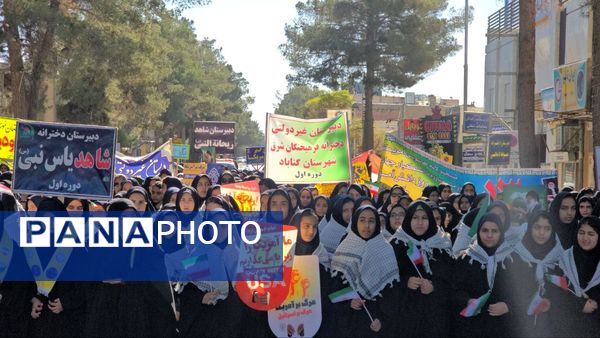 حضور دانش آموزان و آحاد مردم شریف منطقه رضویه در راهپیمایی 13آبان