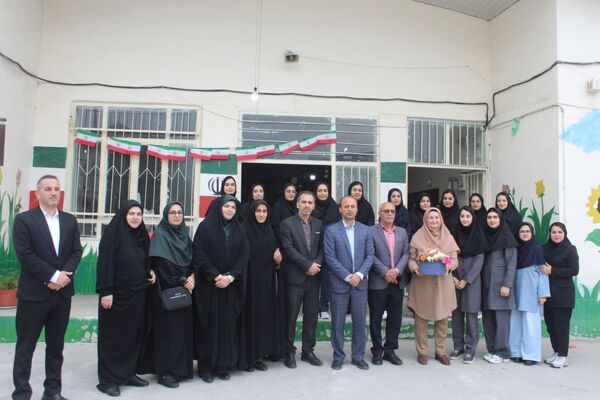 بزرگداشت مقام معلمان در مدارس گلوگاه 