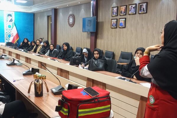 جلسه توانمندسازی و آزمون علمی مهارتی سفیران سلامت در بهارستان‌۲