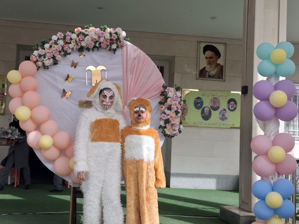 جشن شکوفه ها در دبستان مصلی نژاد