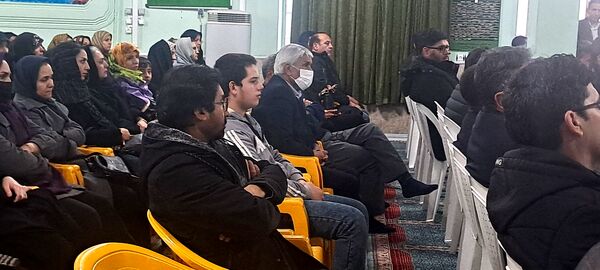 جلسه آموزش خانواده ویژه والدین پایه‌های دهم و یازدهم در دبیرستان شاهد ابوذر غفاری 