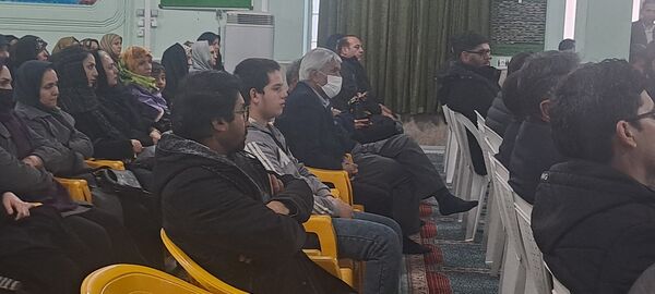 جلسه آموزش خانواده ویژه والدین پایه‌های دهم و یازدهم در دبیرستان شاهد ابوذر غفاری 