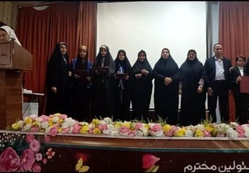تجلیل از دانش‌آموزخبرنگاران پانا ساوجبلاغ و برترین‌های تئاتر در کانون شهید مطهری 