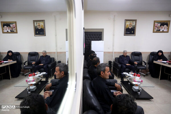 بازدید رئیس دانشگاه فرهنگیان از موکب‌های پذیرای زائرین مراسم امام شهید در این دانشگاه
