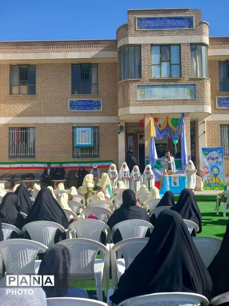 جشن شکوفه‌ها در مدرسه جهاد جعفریه قم 