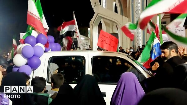 عقد یک زوج بسیجی در حاشیه تجمع؛ قاب متفاوتی از «حماسه حضور» در بناب