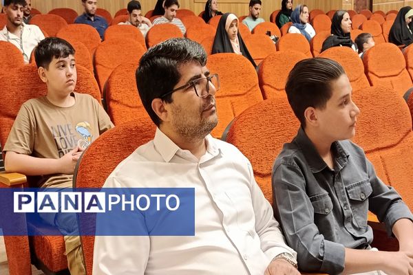 برگزاری نشست صمیمانه هنرمندان و فعالان عرصه رسانه در شهرستان ملارد