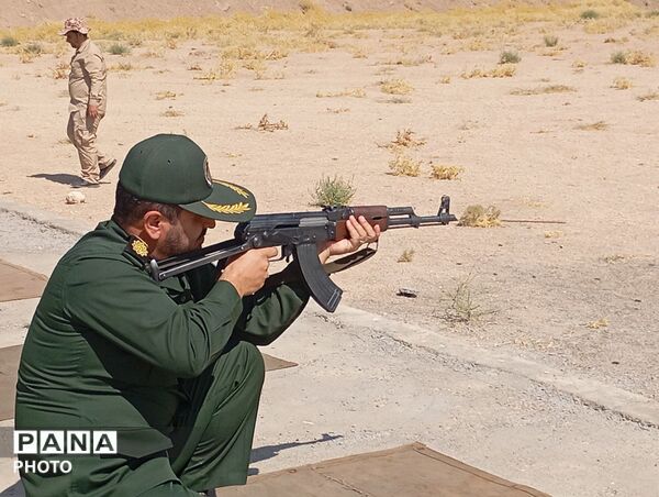کارمندان و خدمتگزارانی که برای یک روز، سربازان بی‌ ادعا شدند