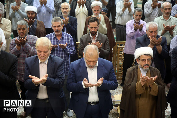 اقامه نماز عید سعید قربان در حرم حضرت معصومه(س)