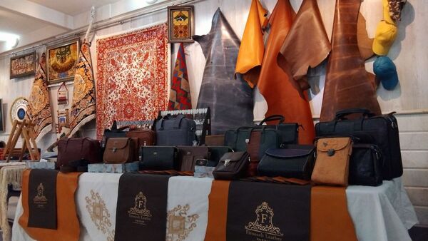 نمایشگاه صنایع‌دستی و سوغات شب یلدا در شهرستان محلات 