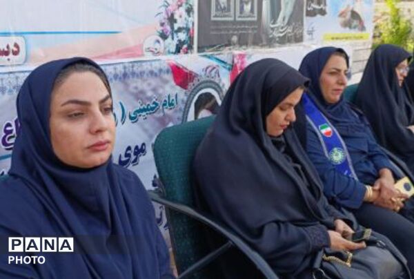 جشن عاطفه‌ ها؛ تجلی اخلاق و ایثار در مدارس شهید سمیه و شهید مدرس