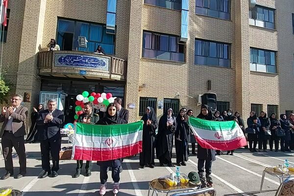 آیین نواختن زنگ استکبارستیزی در هنرستان اولیا کهریزک