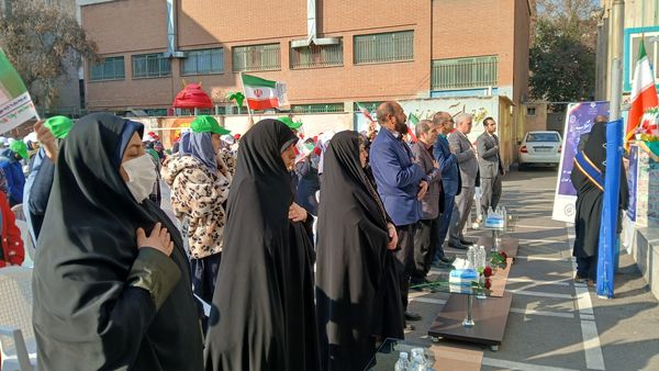 زنگ انقلاب در منطقه ۱۶