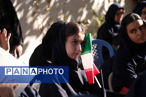 نواختن زنگ آغاز سال تحصیلی با حضور وزیر دادگستری 