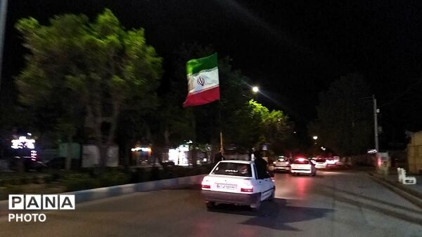 پرچم های ایران و حزب الله  بر فراز شهر نیشابور 