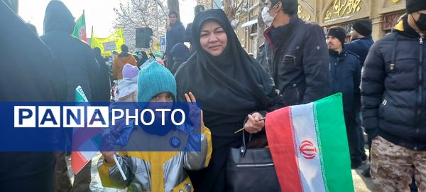 راهپیمایی پرشور ۲۲ بهمن ماه در شهرستان نیشابور