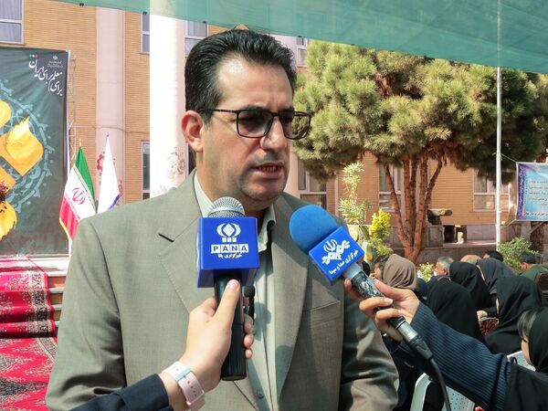 نواختن زنگ سپاس معلم در هنرستان محمودیه بجنورد