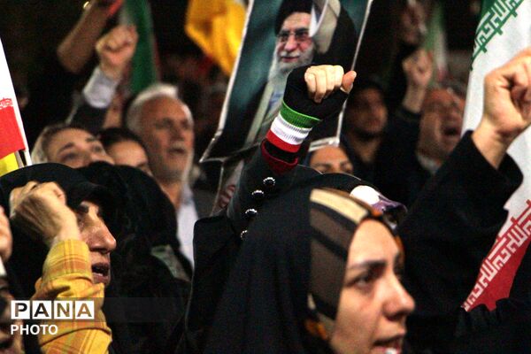 فریادِ تاریخ در تپشِ جمعیت